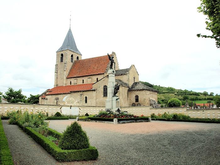 GANNAT - Immobilier - CENTURY 21  Lefèbvre Immobilier - église_Saint_Etienne_monument_aux_morts