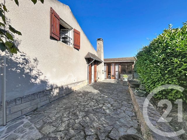 maison à vendre - 5 pièces - 107.0 m2 - LE MAYET D ECOLE - 03 - AUVERGNE - Century 21 Lefèbvre Immobilier
