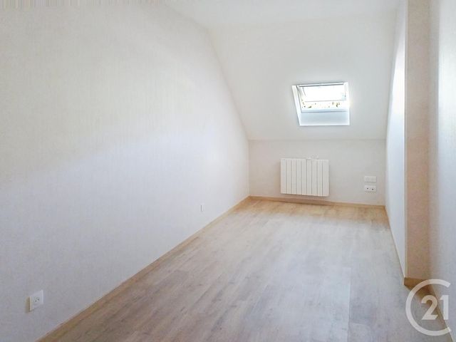 Appartement F5 à louer - 5 pièces - 247.78 m2 - EBREUIL - 03 - AUVERGNE - Century 21 Lefèbvre Immobilier