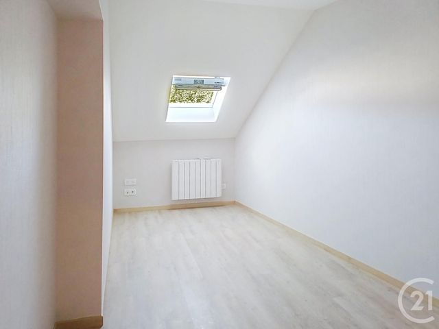 Appartement F5 à louer - 5 pièces - 247.78 m2 - EBREUIL - 03 - AUVERGNE - Century 21 Lefèbvre Immobilier