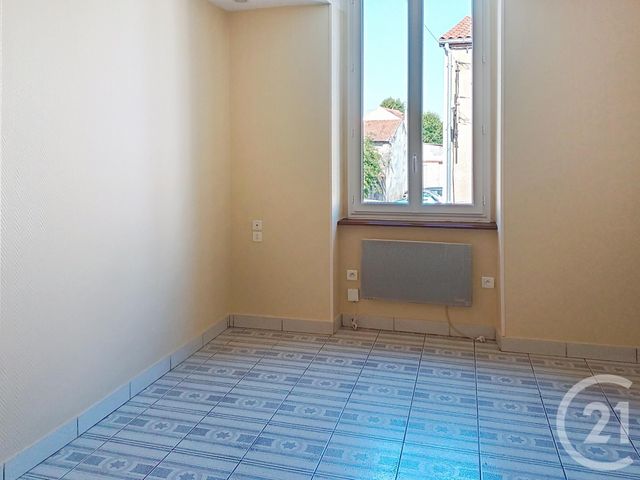 Appartement à louer - 3 pièces - 59.71 m2 - AIGUEPERSE - 63 - AUVERGNE - Century 21 Lefèbvre Immobilier