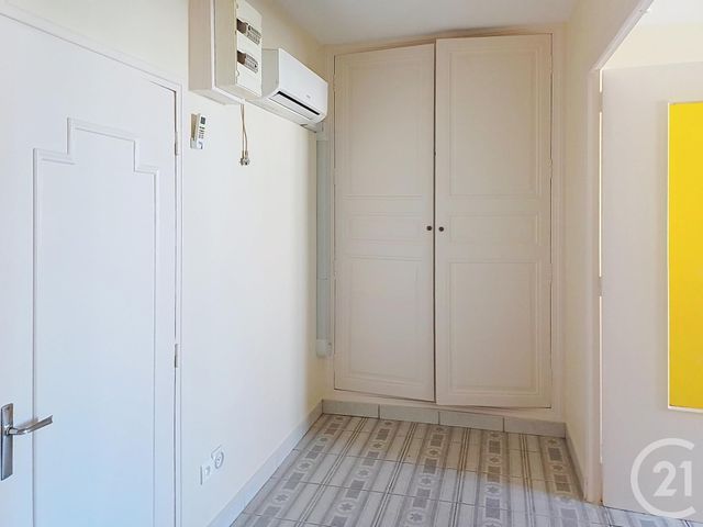 Appartement à louer - 3 pièces - 59.71 m2 - AIGUEPERSE - 63 - AUVERGNE - Century 21 Lefèbvre Immobilier