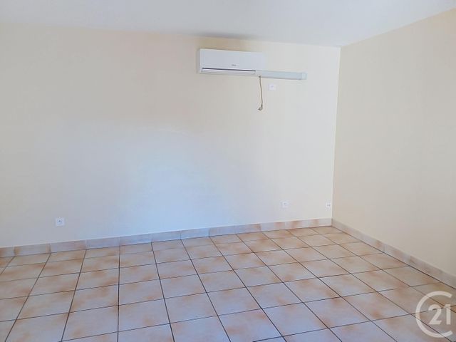 Appartement à louer - 3 pièces - 59.71 m2 - AIGUEPERSE - 63 - AUVERGNE - Century 21 Lefèbvre Immobilier