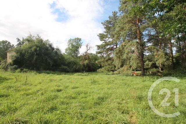 Afficher la photo en grand terrain à vendre - 1300.0 m2 - VILLENEUVE LES CERFS - 63 - AUVERGNE - Century 21 Lefèbvre Immobilier