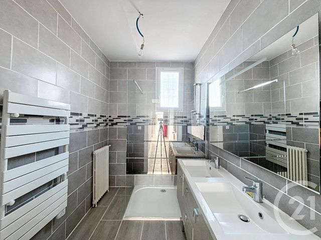 maison à vendre - 7 pièces - 140.0 m2 - BELLENAVES - 03 - AUVERGNE - Century 21 Lefèbvre Immobilier