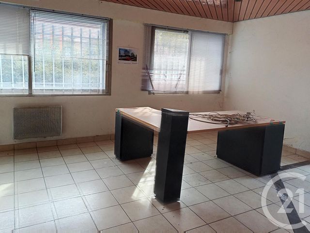 commerce à louer - 285.5 m2 - GANNAT - 03 - AUVERGNE - Century 21 Lefèbvre Immobilier