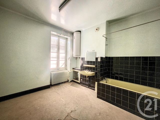 maison à vendre - 6 pièces - 132.3 m2 - GANNAT - 03 - AUVERGNE - Century 21 Lefèbvre Immobilier