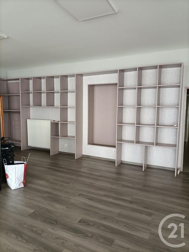 Appartement à louer - 2 pièces - 92.4 m2 - CHANTELLE - 03 - AUVERGNE - Century 21 Lefèbvre Immobilier