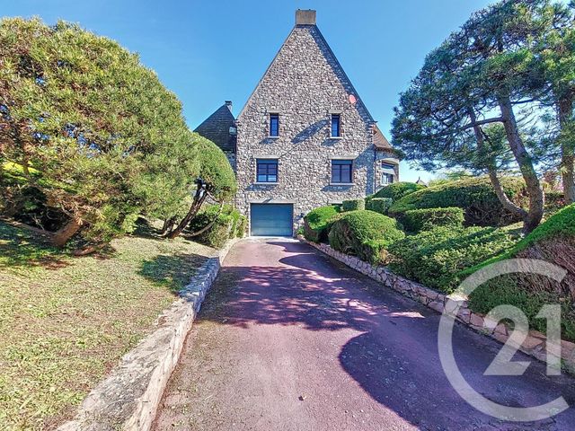 maison à vendre - 7 pièces - 230.31 m2 - AIGUEPERSE - 63 - AUVERGNE - Century 21 Lefèbvre Immobilier