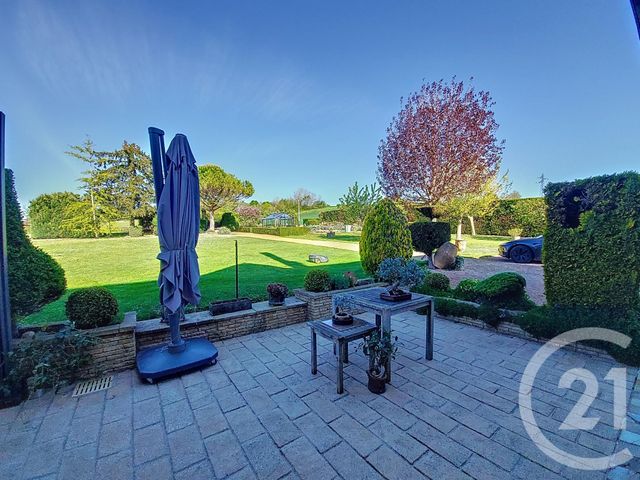 maison à vendre - 7 pièces - 230.31 m2 - AIGUEPERSE - 63 - AUVERGNE - Century 21 Lefèbvre Immobilier