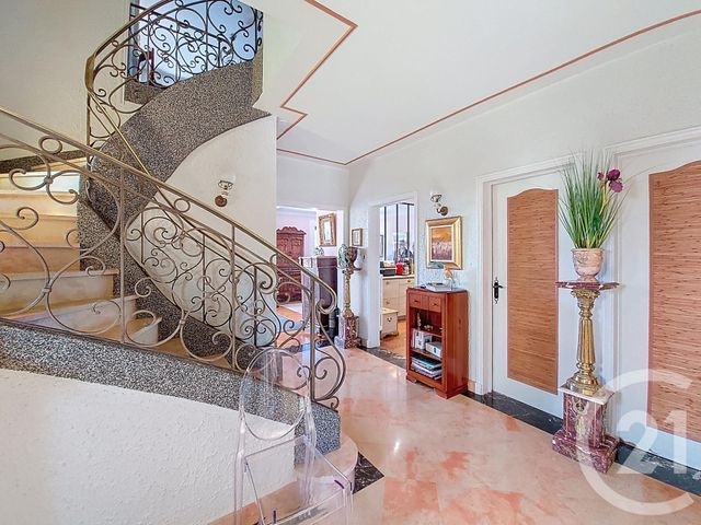 maison à vendre - 7 pièces - 230.31 m2 - AIGUEPERSE - 63 - AUVERGNE - Century 21 Lefèbvre Immobilier