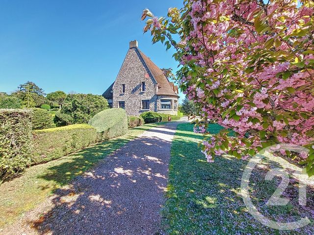 maison à vendre - 7 pièces - 230.31 m2 - AIGUEPERSE - 63 - AUVERGNE - Century 21 Lefèbvre Immobilier