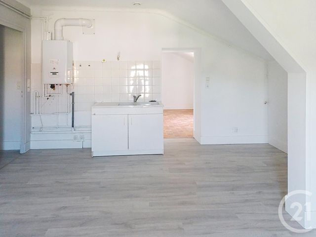Appartement F2 à louer - 3 pièces - 68.0 m2 - GANNAT - 03 - AUVERGNE - Century 21 Lefèbvre Immobilier