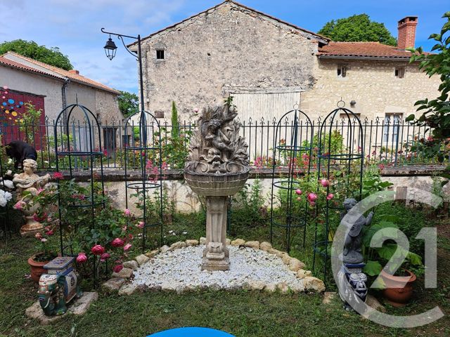 maison à vendre - 6 pièces - 218.0 m2 - CHARROUX - 03 - AUVERGNE - Century 21 Lefèbvre Immobilier