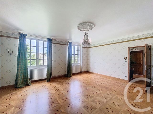maison à vendre - 6 pièces - 218.0 m2 - CHARROUX - 03 - AUVERGNE - Century 21 Lefèbvre Immobilier