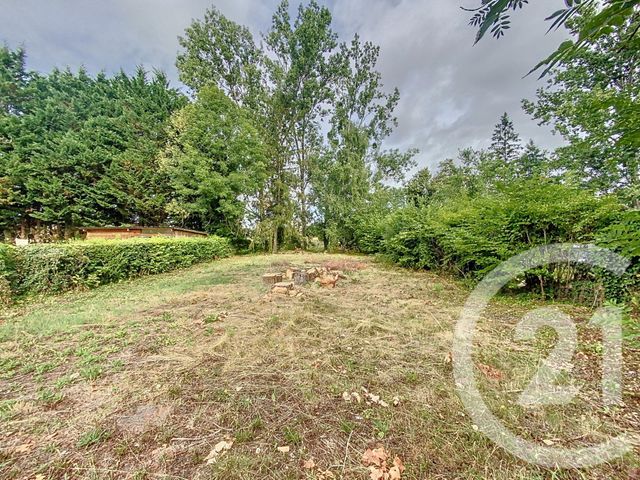 Afficher la photo en grand terrain à vendre - 781.0 m2 - ESCUROLLES - 03 - AUVERGNE - Century 21 Lefèbvre Immobilier