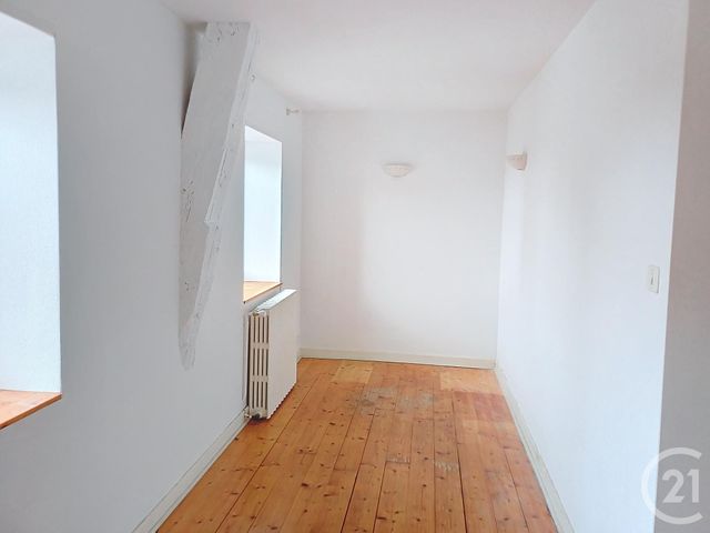 Appartement à louer - 2 pièces - 45.83 m2 - GANNAT - 03 - AUVERGNE - Century 21 Lefèbvre Immobilier