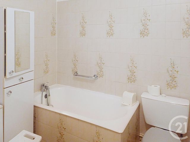 Appartement F1 bis à louer - 2 pièces - 43.21 m2 - GANNAT - 03 - AUVERGNE - Century 21 Lefèbvre Immobilier