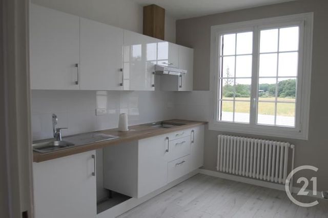 maison à louer - 4 pièces - 75.0 m2 - ESPINASSE VOZELLE - 03 - AUVERGNE - Century 21 Lefèbvre Immobilier