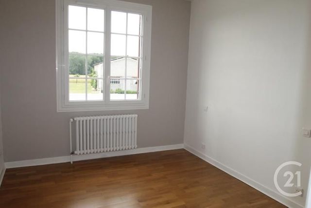 maison à louer - 4 pièces - 75.0 m2 - ESPINASSE VOZELLE - 03 - AUVERGNE - Century 21 Lefèbvre Immobilier