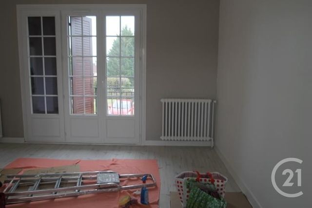 maison à louer - 4 pièces - 75.0 m2 - ESPINASSE VOZELLE - 03 - AUVERGNE - Century 21 Lefèbvre Immobilier