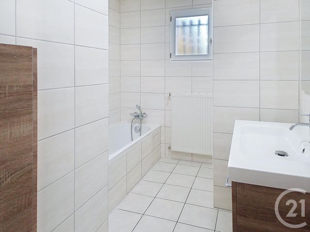 maison à louer - 3 pièces - 84.31 m2 - BIOZAT - 03 - AUVERGNE - Century 21 Lefèbvre Immobilier