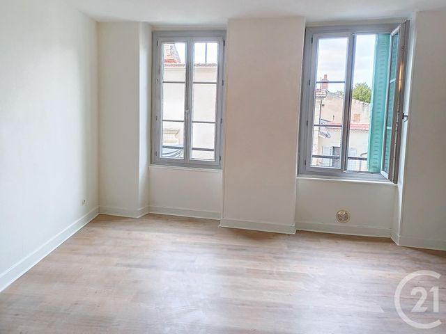 Appartement F2 à louer - 2 pièces - 49.7 m2 - GANNAT - 03 - AUVERGNE - Century 21 Lefèbvre Immobilier
