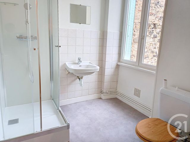 Appartement F2 à louer - 2 pièces - 49.7 m2 - GANNAT - 03 - AUVERGNE - Century 21 Lefèbvre Immobilier