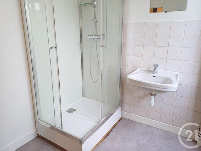 Appartement F2 à louer - 2 pièces - 49.7 m2 - GANNAT - 03 - AUVERGNE - Century 21 Lefèbvre Immobilier
