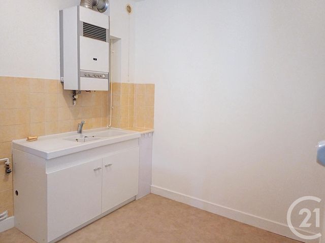 Appartement F2 à louer - 2 pièces - 49.7 m2 - GANNAT - 03 - AUVERGNE - Century 21 Lefèbvre Immobilier