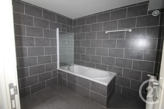 maison à louer - 5 pièces - 89.73 m2 - GANNAT - 03 - AUVERGNE - Century 21 Lefèbvre Immobilier