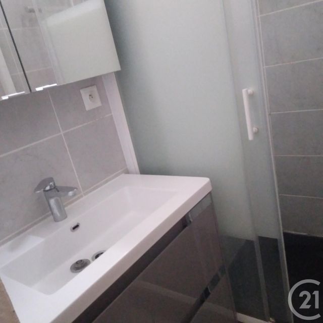 Appartement à louer - 2 pièces - 46.86 m2 - VICHY - 03 - AUVERGNE - Century 21 Lefèbvre Immobilier