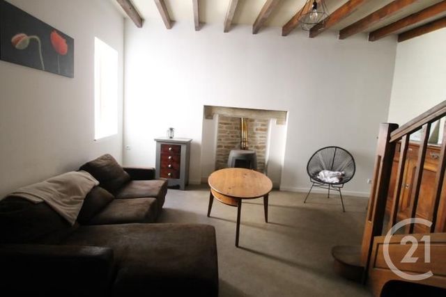 maison à louer - 3 pièces - 116.37 m2 - BELLENAVES - 03 - AUVERGNE - Century 21 Lefèbvre Immobilier