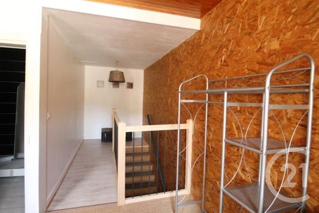 maison à louer - 3 pièces - 116.37 m2 - BELLENAVES - 03 - AUVERGNE - Century 21 Lefèbvre Immobilier