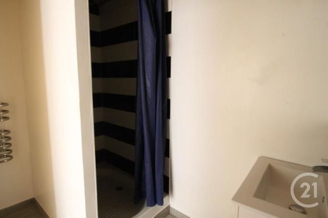 maison à louer - 3 pièces - 116.37 m2 - BELLENAVES - 03 - AUVERGNE - Century 21 Lefèbvre Immobilier