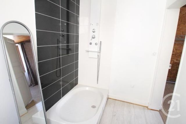 maison à louer - 3 pièces - 116.37 m2 - BELLENAVES - 03 - AUVERGNE - Century 21 Lefèbvre Immobilier