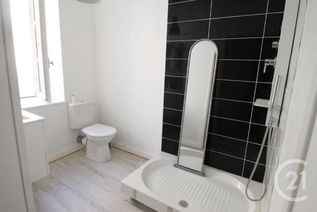 maison à louer - 3 pièces - 116.37 m2 - BELLENAVES - 03 - AUVERGNE - Century 21 Lefèbvre Immobilier