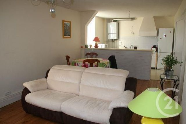 Appartement F3 à louer - 3 pièces - 76.5 m2 - GANNAT - 03 - AUVERGNE - Century 21 Lefèbvre Immobilier