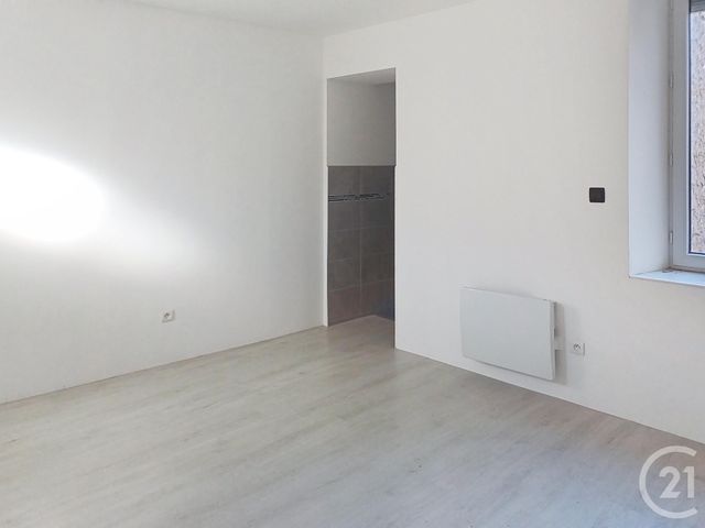 Appartement F3 à louer - 3 pièces - 70.9 m2 - EBREUIL - 03 - AUVERGNE - Century 21 Lefèbvre Immobilier