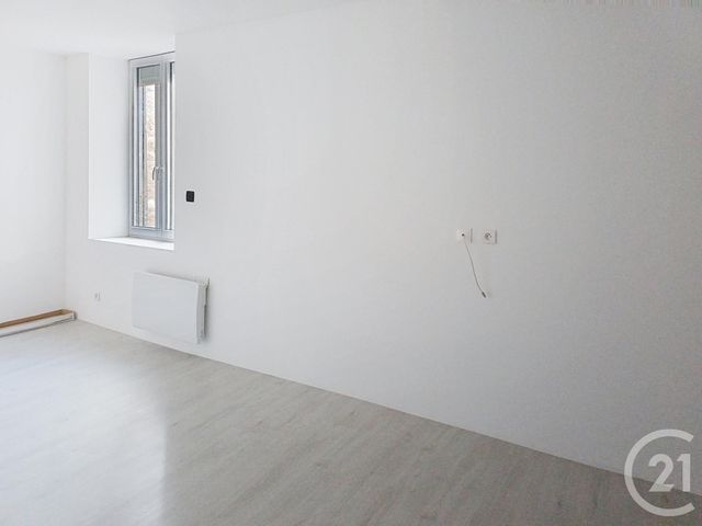Appartement F3 à louer - 3 pièces - 70.9 m2 - EBREUIL - 03 - AUVERGNE - Century 21 Lefèbvre Immobilier