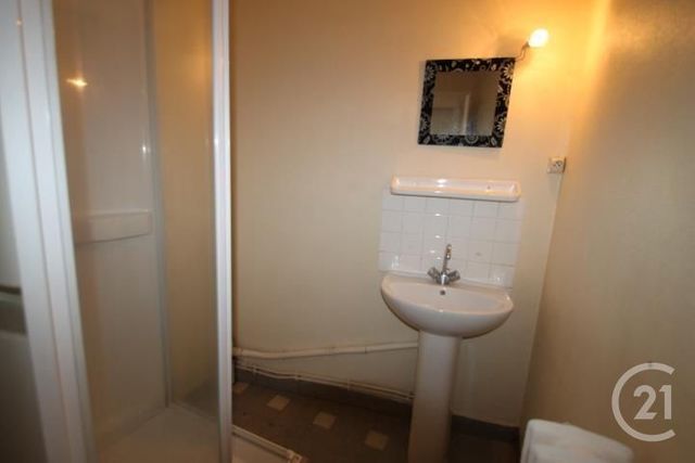 Appartement F3 à louer - 3 pièces - 69.0 m2 - GANNAT - 03 - AUVERGNE - Century 21 Lefèbvre Immobilier