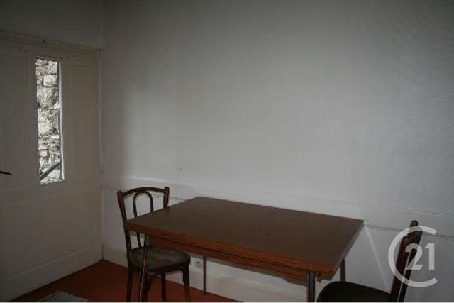 Appartement F1 à louer - 1 pièce - 19.0 m2 - GANNAT - 03 - AUVERGNE - Century 21 Lefèbvre Immobilier