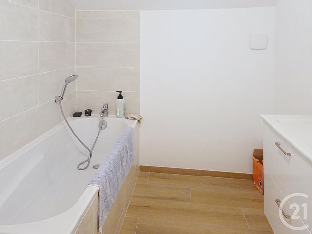 maison à louer - 5 pièces - 139.68 m2 - GANNAT - 03 - AUVERGNE - Century 21 Lefèbvre Immobilier