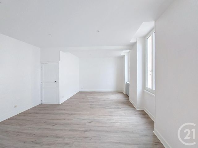 Appartement F3 à louer - 3 pièces - 79.8 m2 - GANNAT - 03 - AUVERGNE - Century 21 Lefèbvre Immobilier