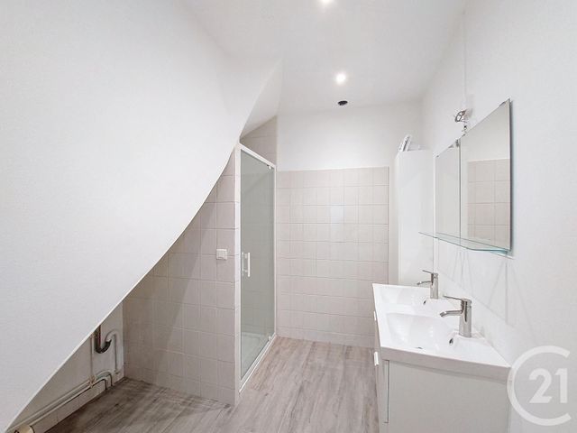 Appartement F3 à louer - 3 pièces - 79.8 m2 - GANNAT - 03 - AUVERGNE - Century 21 Lefèbvre Immobilier