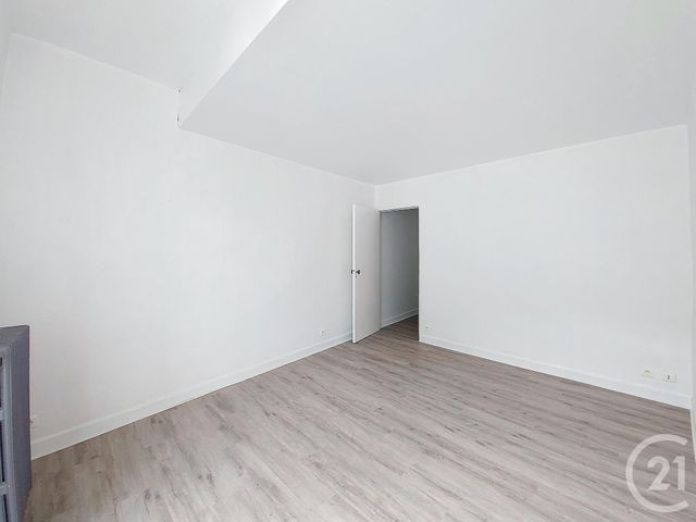 Appartement F3 à louer - 3 pièces - 79.8 m2 - GANNAT - 03 - AUVERGNE - Century 21 Lefèbvre Immobilier