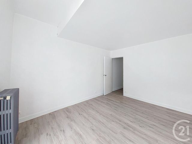 Appartement F3 à louer - 3 pièces - 79.8 m2 - GANNAT - 03 - AUVERGNE - Century 21 Lefèbvre Immobilier