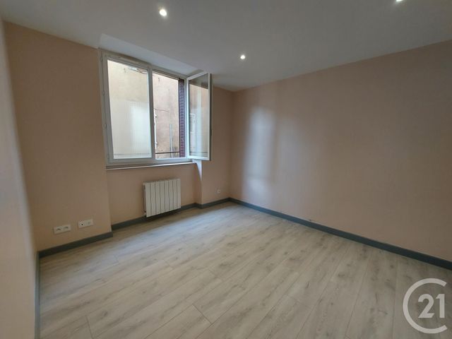 Appartement F1 à louer - 2 pièces - 29.6 m2 - GANNAT - 03 - AUVERGNE - Century 21 Lefèbvre Immobilier