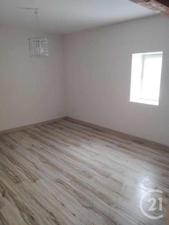 maison à louer - 5 pièces - 119.59 m2 - VENSAT - 63 - AUVERGNE - Century 21 Lefèbvre Immobilier
