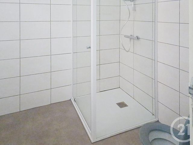 Appartement F3 à louer - 4 pièces - 60.0 m2 - GANNAT - 03 - AUVERGNE - Century 21 Lefèbvre Immobilier